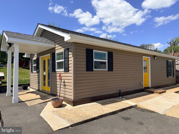Property Photo: 316 Monticello Avenue A VA 22701
