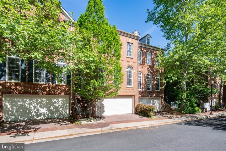 Property Photo:  5241 Brawner Place  VA 22304 