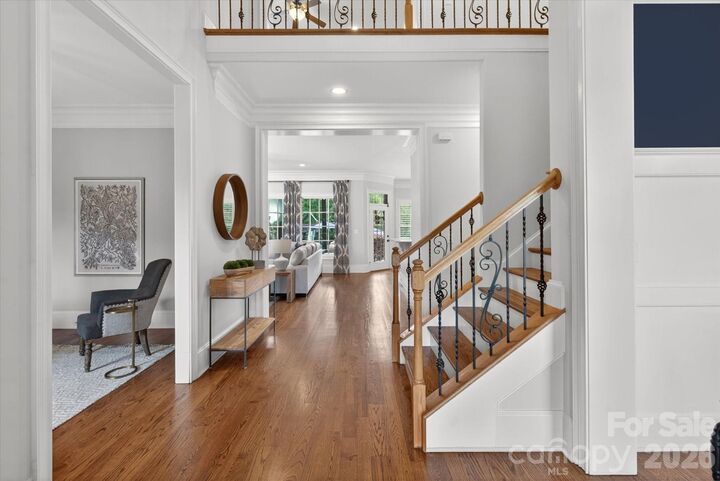 Property Photo:  1304 Lookout Circle  NC 28173 