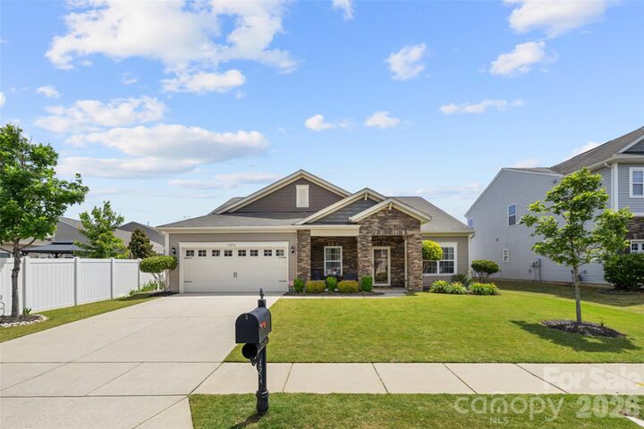 Property Photo:  15214 Taylor Ridge Lane  NC 28273 