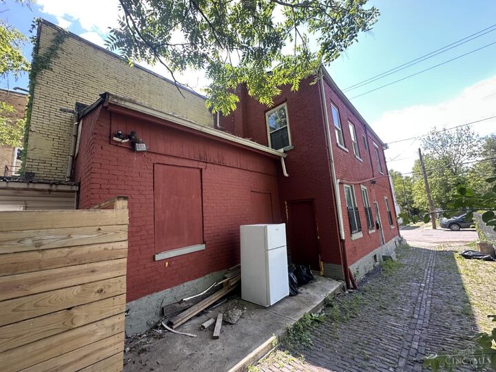 Property Photo:  550 York St  OH 45214 