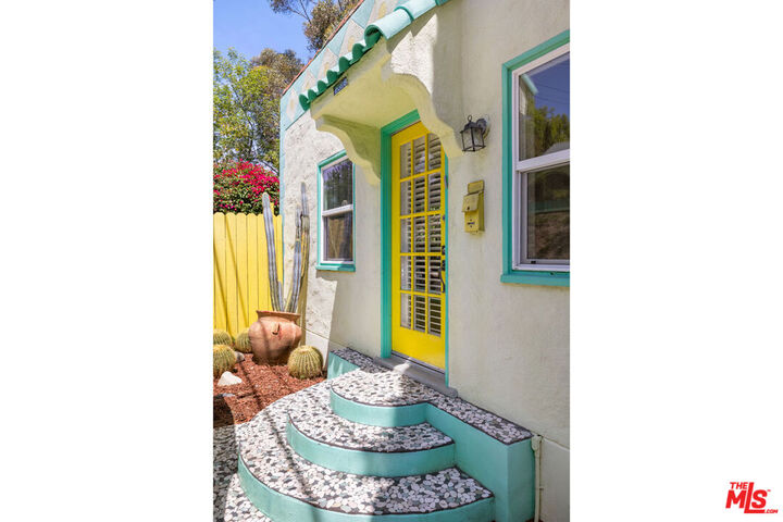 Property Photo:  2008 Preston Ave  CA 90026 