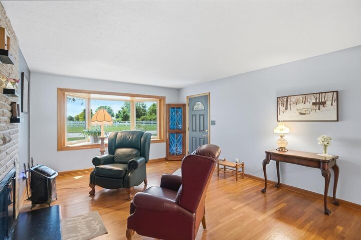 Property Photo:  4400 Grove City Road  OH 43123 