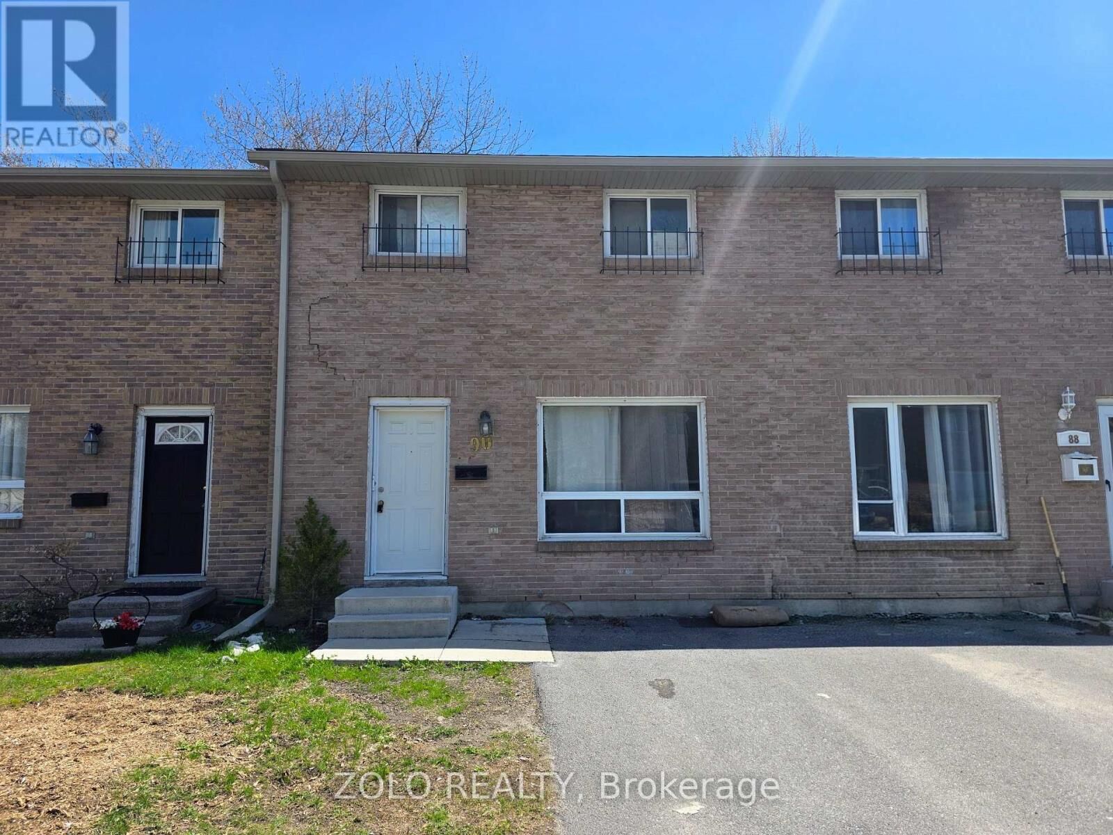 Property Photo:  90 Rosemund Crescent 35  ON K7M 6Z4 