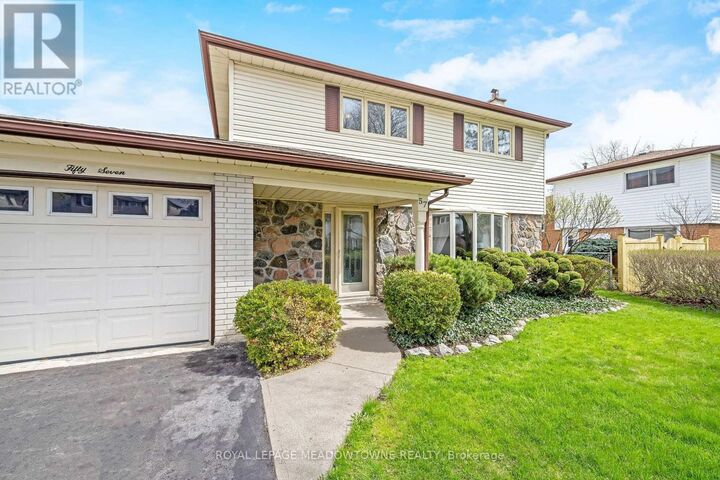Property Photo: 57 Inglewood Drive ON L6W 2N7