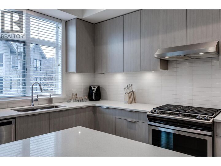 170 Celano Crescent 4 — photo 1