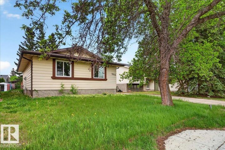 Property Photo: 9915 173 Avenue NW AB T5X 3Y1