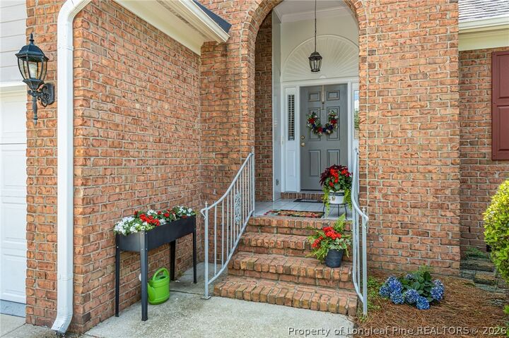 Property Photo:  2923 Rosecroft Drive  NC 28304 