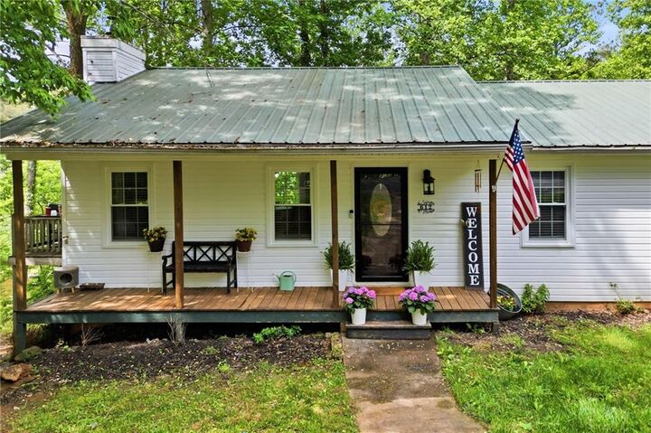 Property Photo:  612 Beaver Ridge Road  GA 30143 