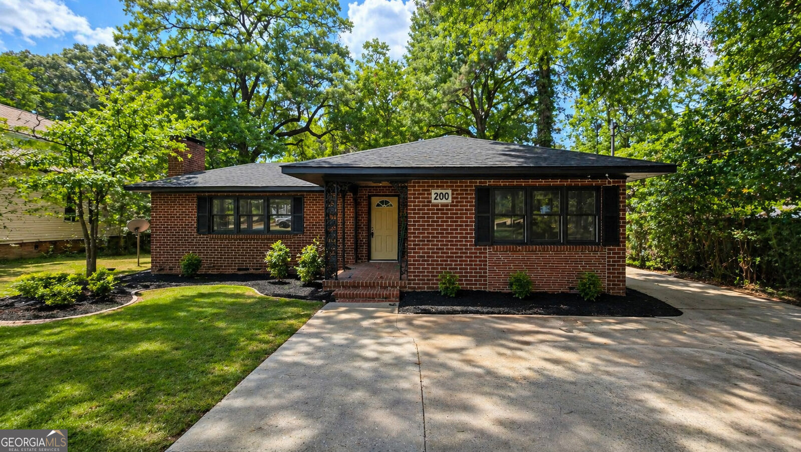 Property Photo:  200 Everett Square  GA 31030 