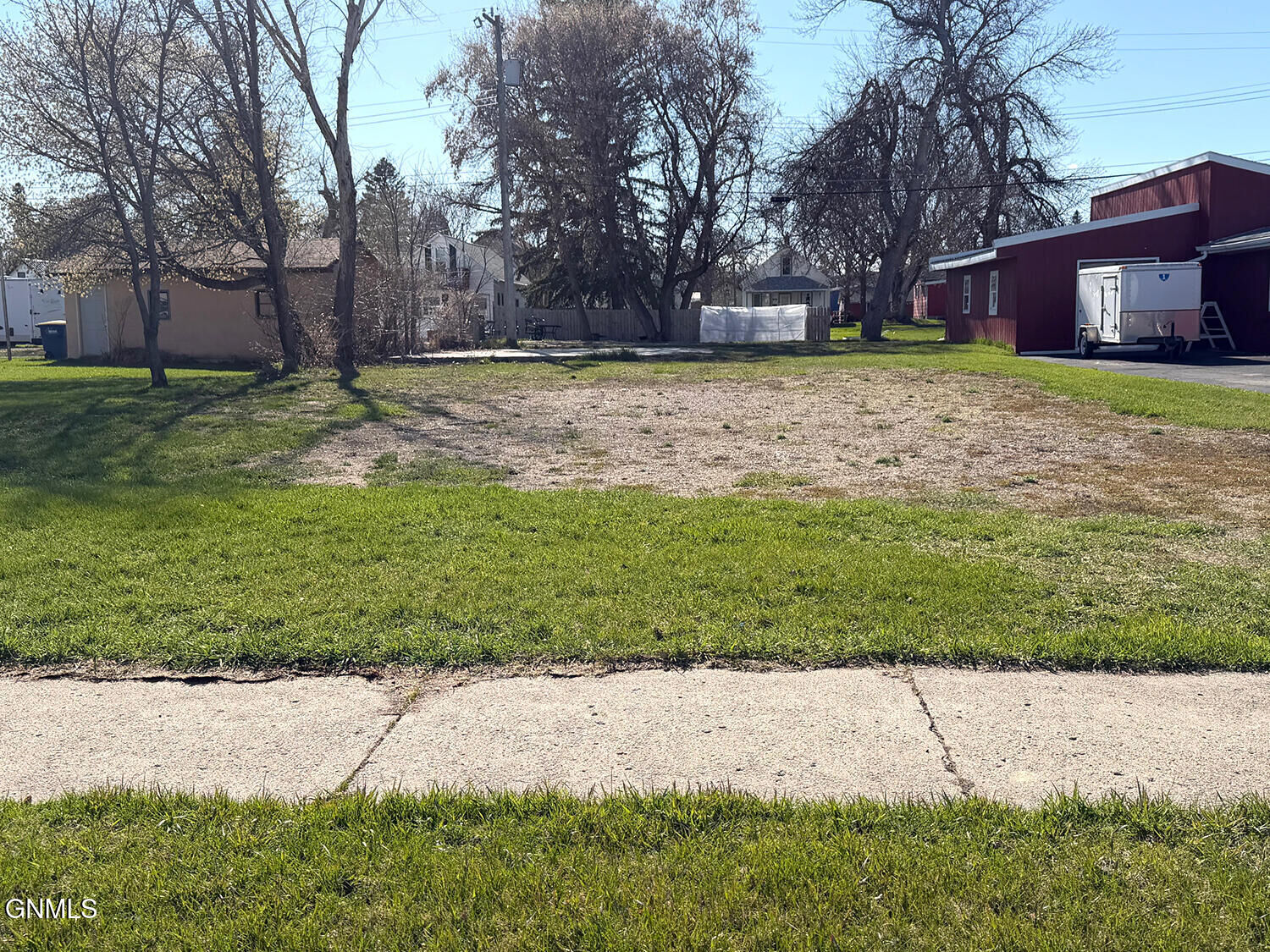 Property Photo:  417 4th Avenue NW  ND 58401 