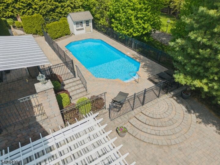 Property Photo:  5 Francesca Ct  NJ 07936 