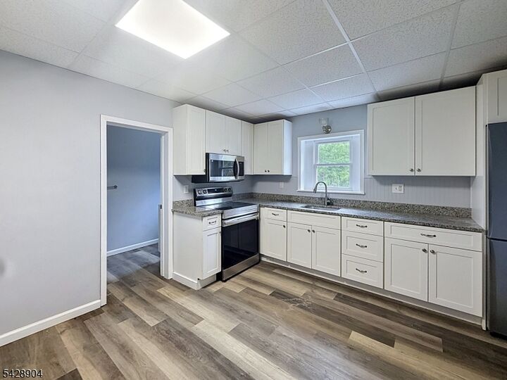 Property Photo: 174 Main St 2R NJ 07416