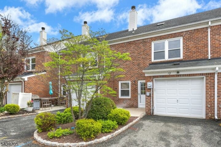 Property Photo:  12 Harwich Ct  NJ 07076 