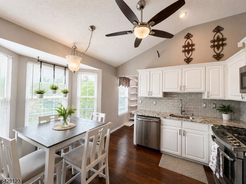 Property Photo:  605 Magnolia Ln Ondo  NJ 08876 