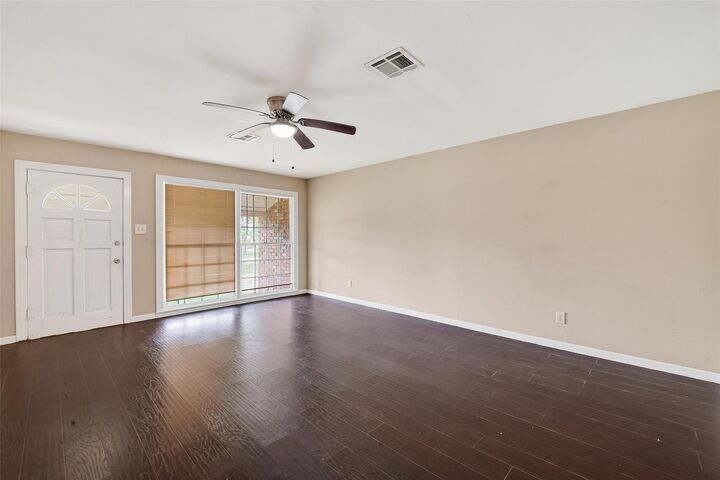 Property Photo:  2904 Fannin Street  TX 77568 
