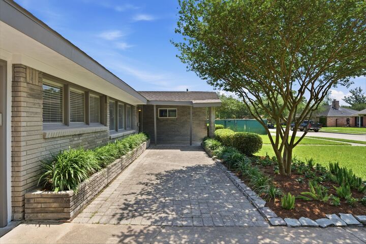 Property Photo:  5434 Valkeith Drive  TX 77096 