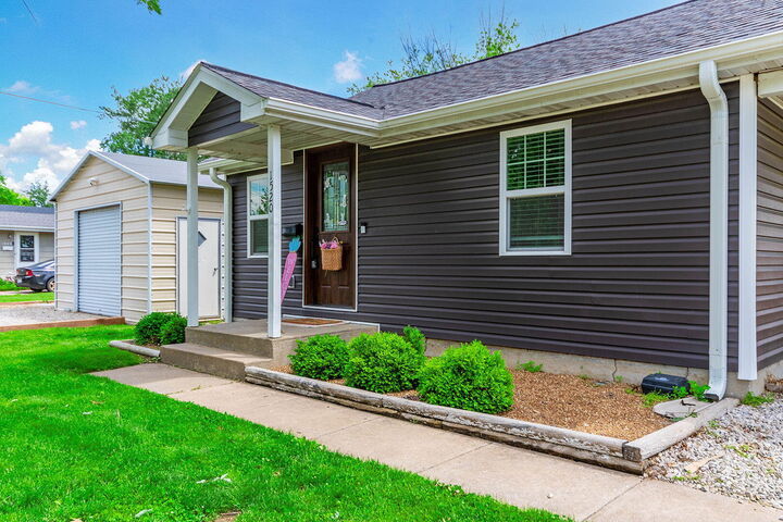 Property Photo:  1520 N Olive Street  MO 65265 