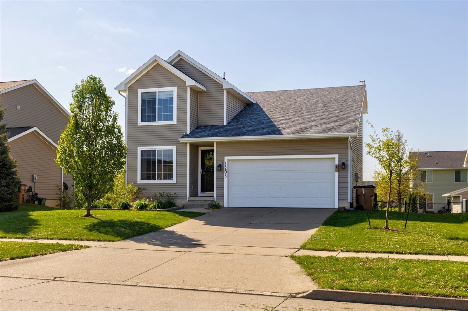 Property Photo:  1208 SW 4th Street  IA 50111 