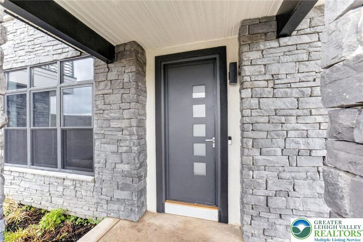 Property Photo:  1160 Dayne Drive  PA 18235 