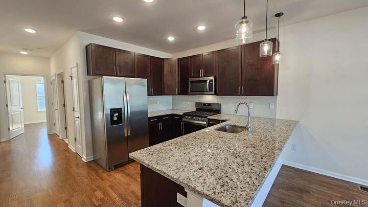 Property Photo:  260 W Main Street 16  NY 10924 