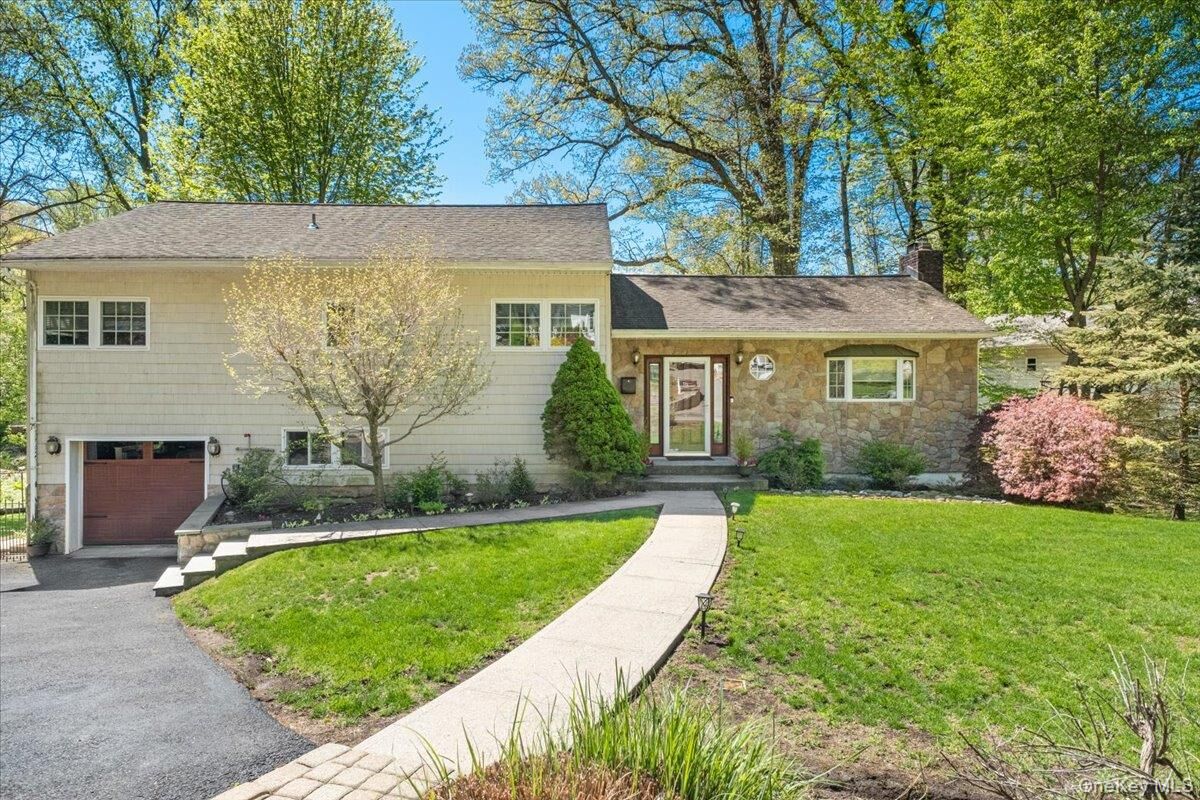 Property Photo: 3 Markwood Place NY 10502