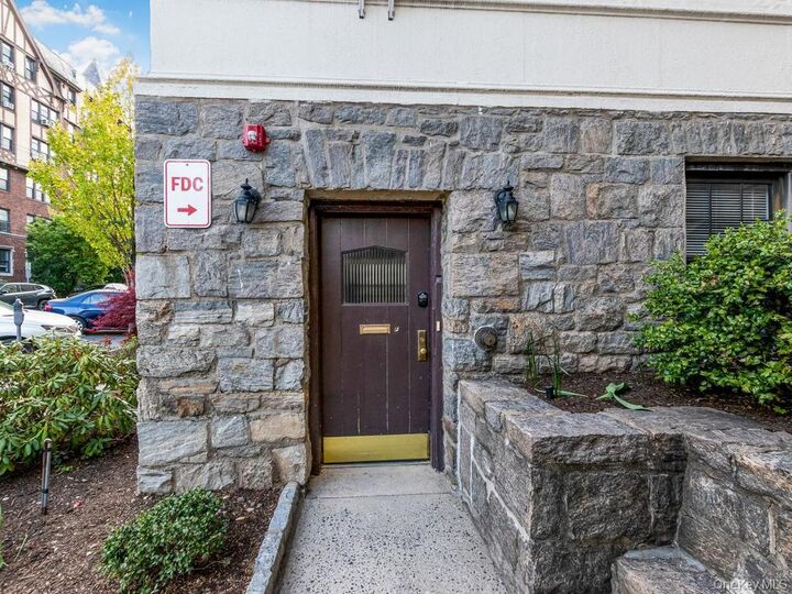 Property Photo:  26 Pondfield Road W F  NY 10708 