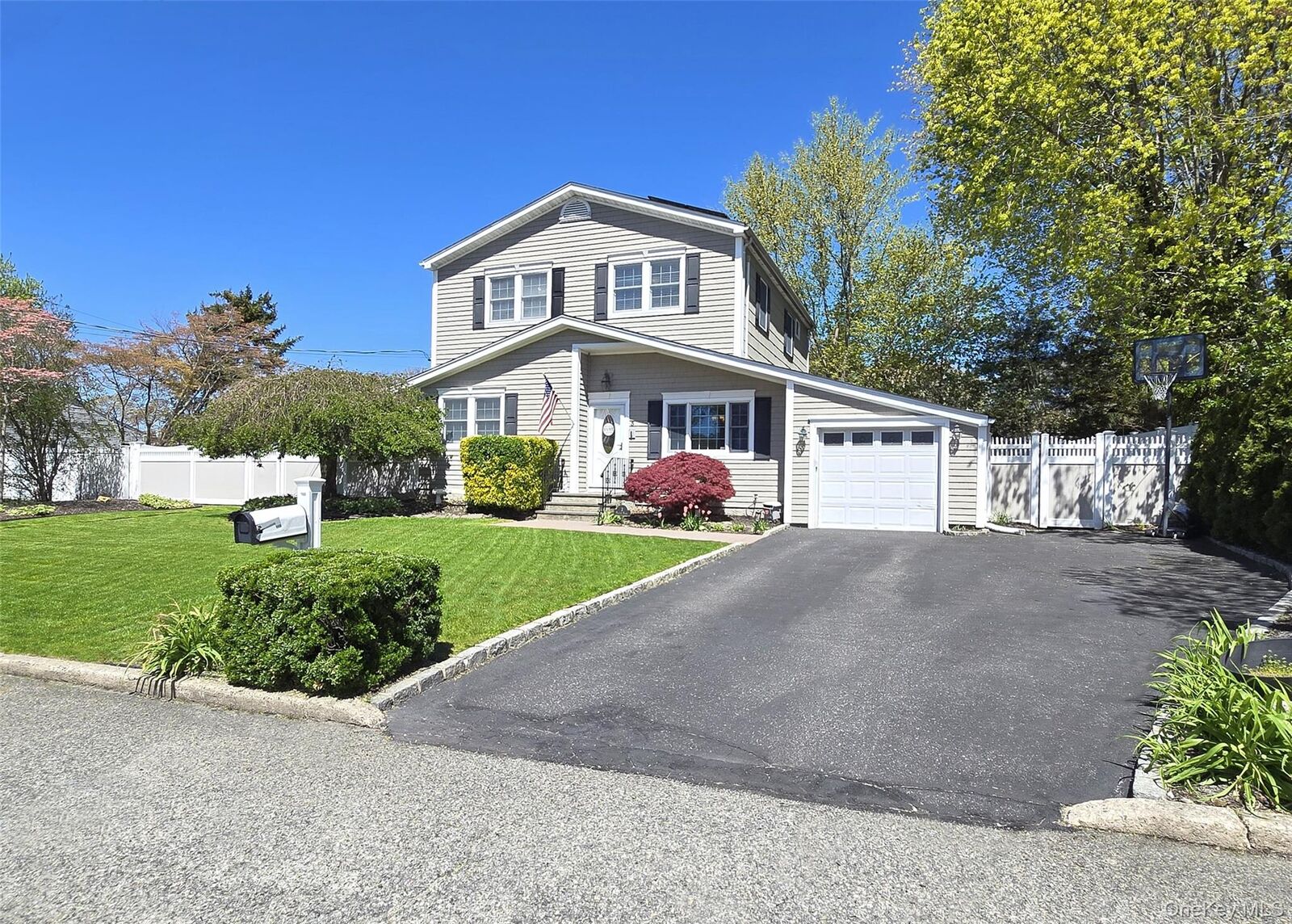 Property Photo:  3 Martin Place  NY 11738 