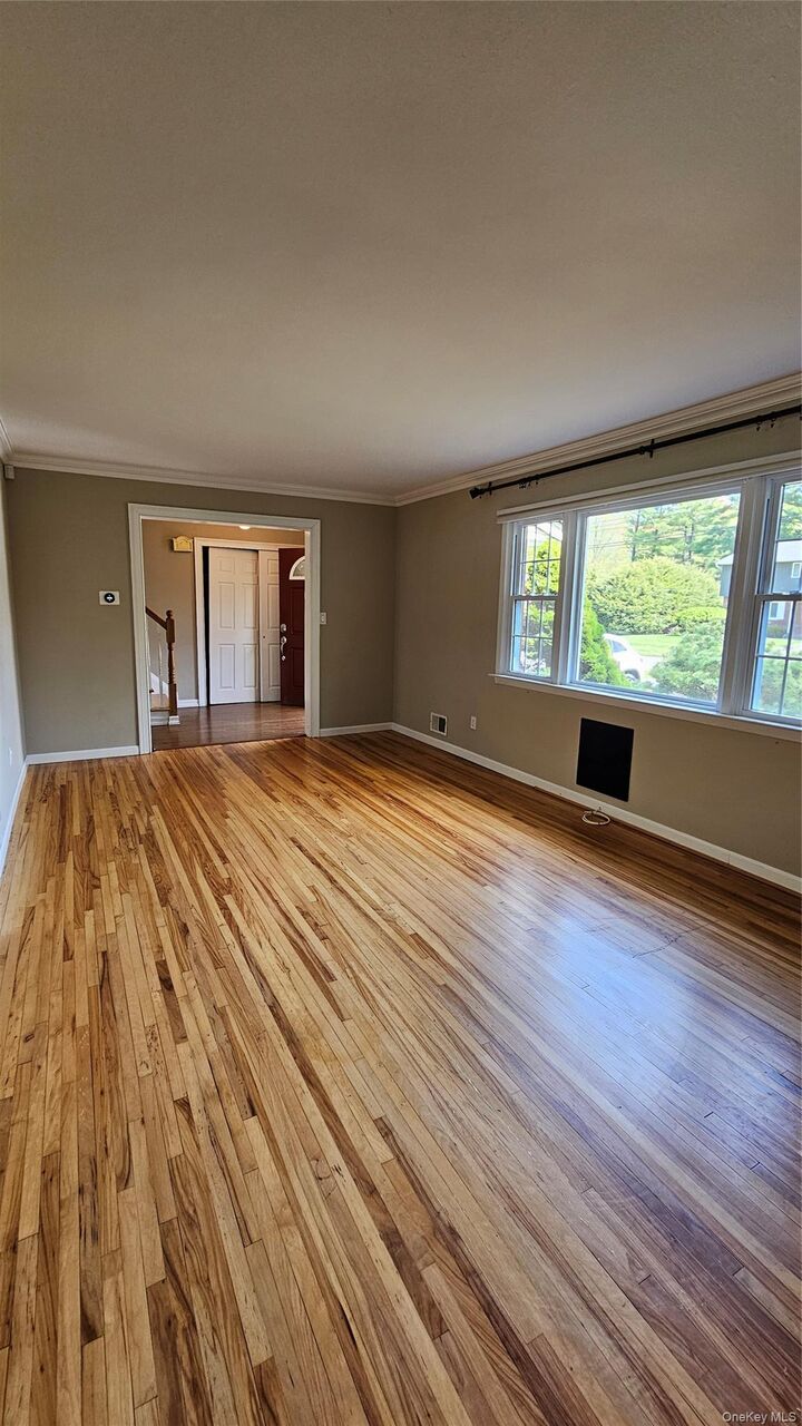 Property Photo:  72 Schriever Lane  NY 10956 