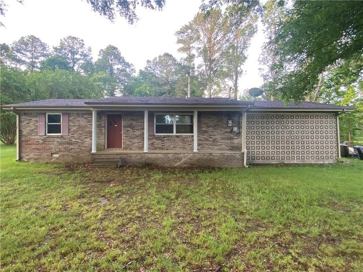 Property Photo:  1820 Walnut Road  AL 35654 