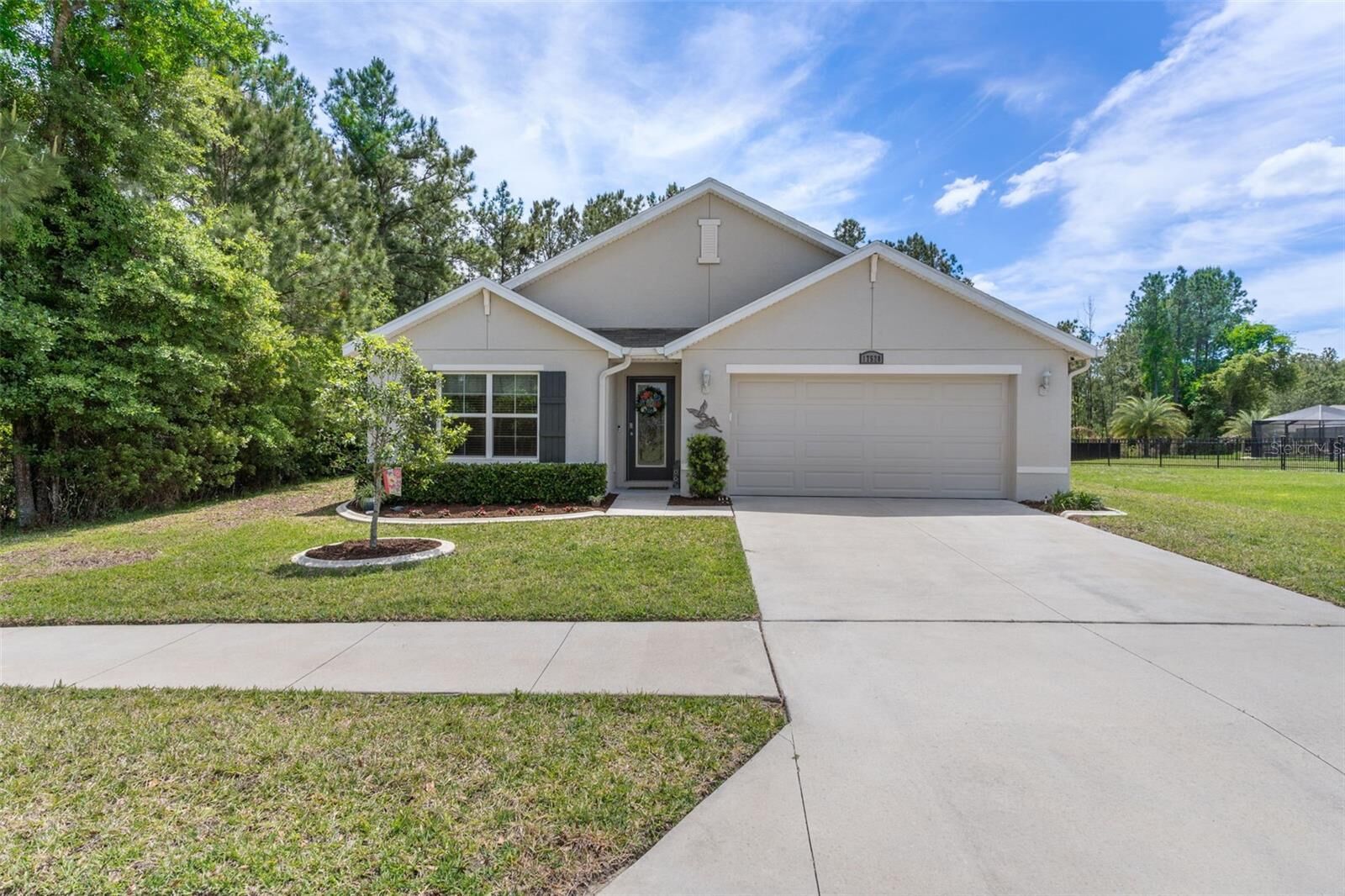 Property Photo:  17528 Garsalaso Circle  FL 34604 
