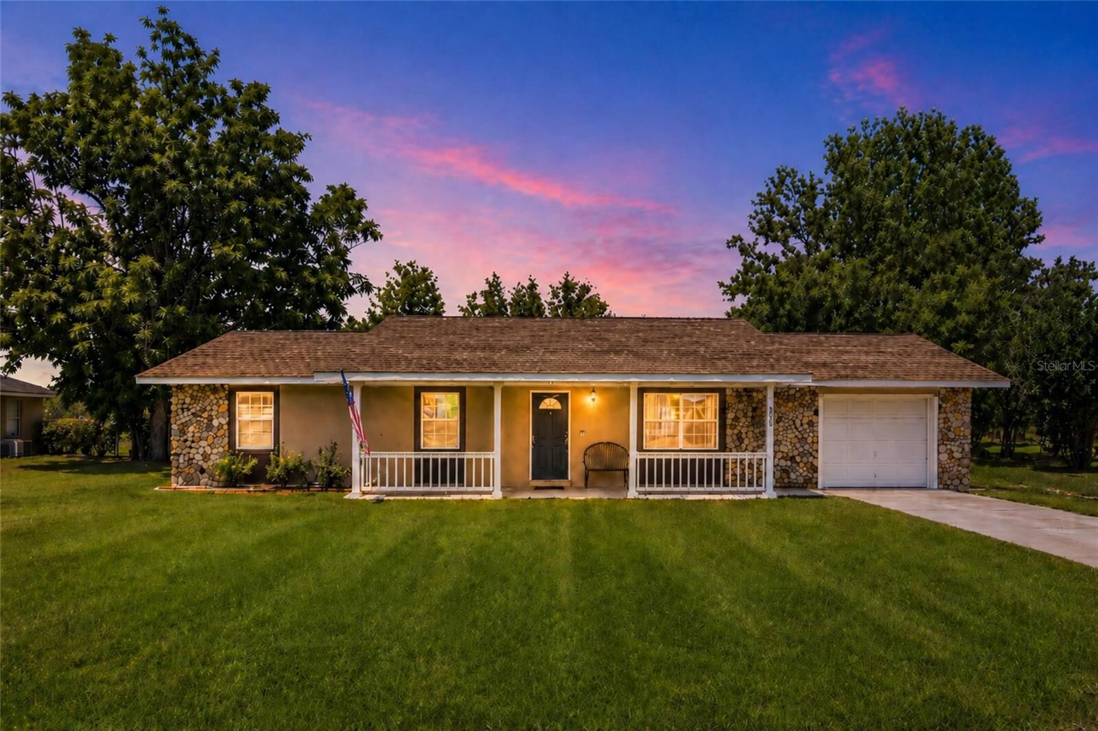 Property Photo:  212 S Jumper Drive S  FL 33513 