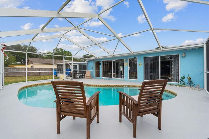 Property Photo:  4333 71st Avenue N  FL 33781 