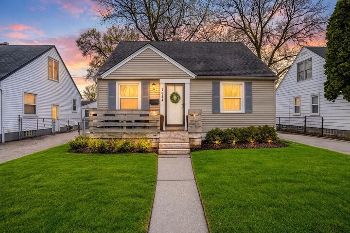 Property Photo:  1844 Haynes Street Street  MI 48009 