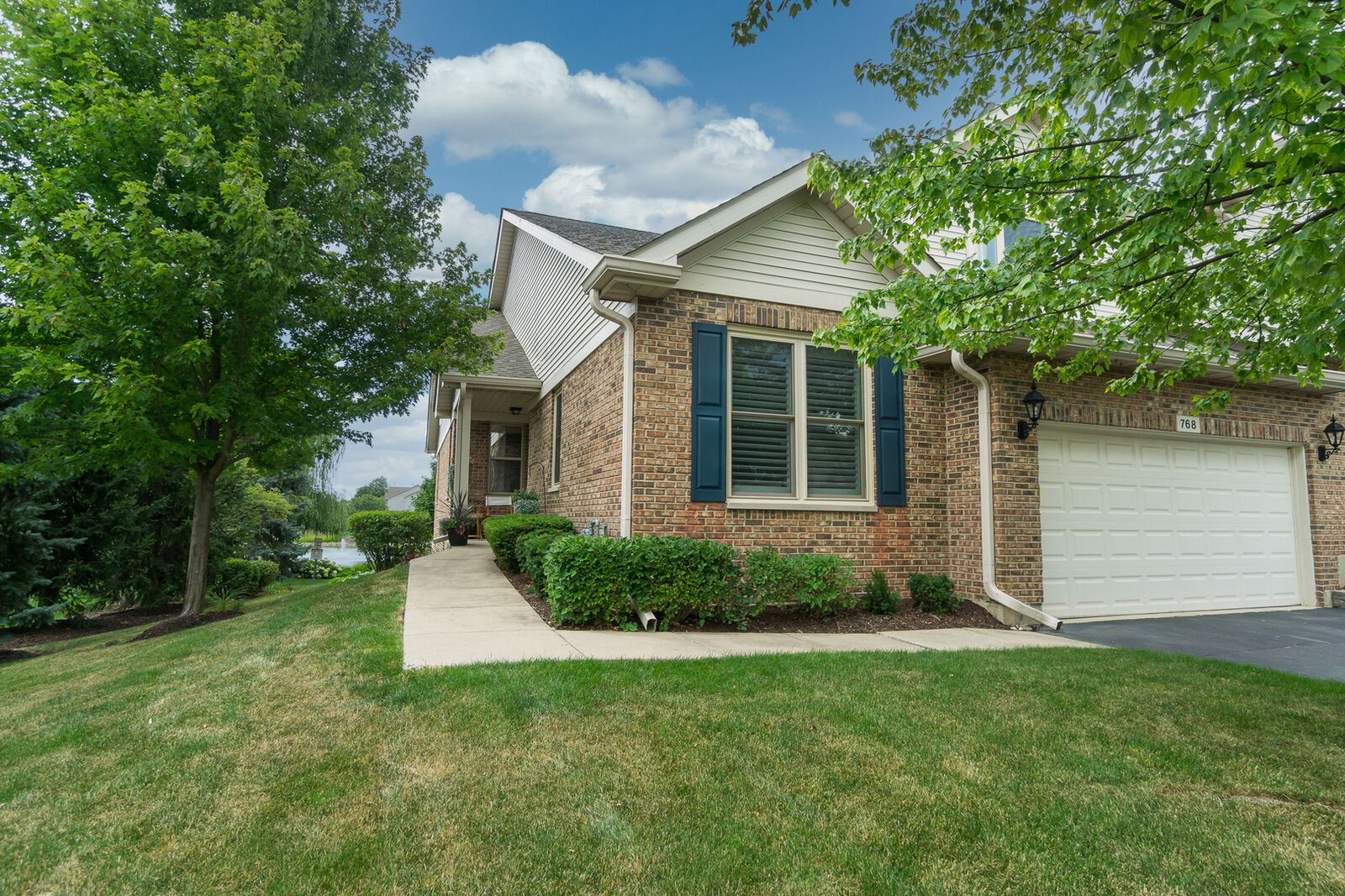 Property Photo:  