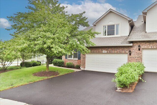 Property Photo:  768 W Saint Johns Place  IL 60101 