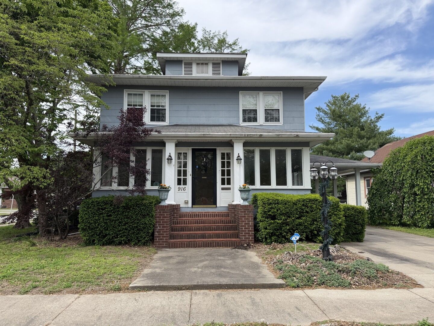 Property Photo:  916 Illinois Avenue  IL 62966 