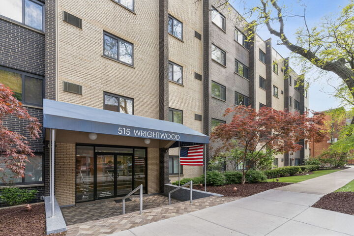 Property Photo:  515 W Wrightwood Avenue 217  IL 60614 