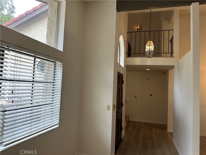 Property Photo:  22518 Avenue San Luis  CA 91364 