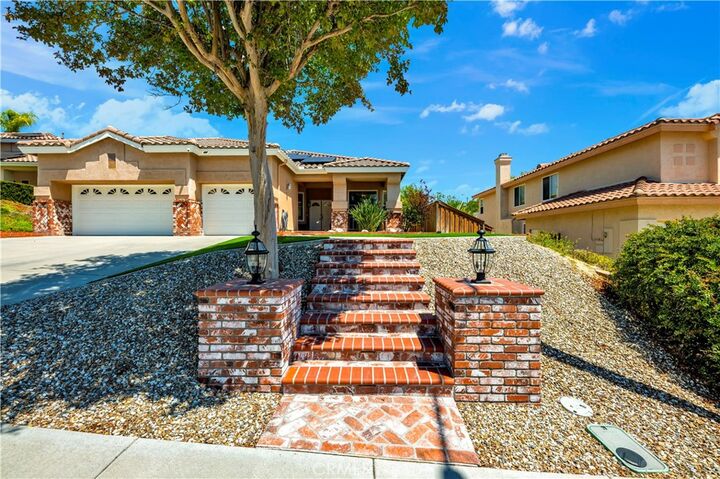 Property Photo:  23476 Bending Oak Court  CA 92562 