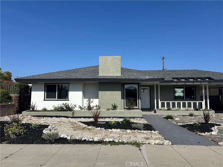 Property Photo:  308 S Poinsettia  CA 90221 
