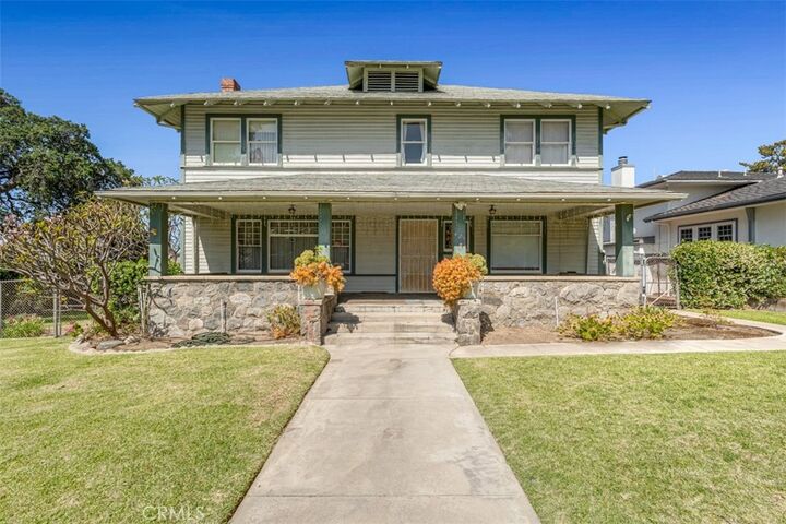 Property Photo:  425 N Canyon  CA 91016 