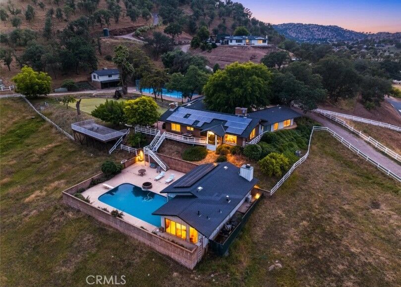 Property Photo:  33295 Globe Dr  CA 93265 