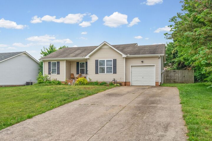 Property Photo:  3220 N Senseney Cir  TN 37042 