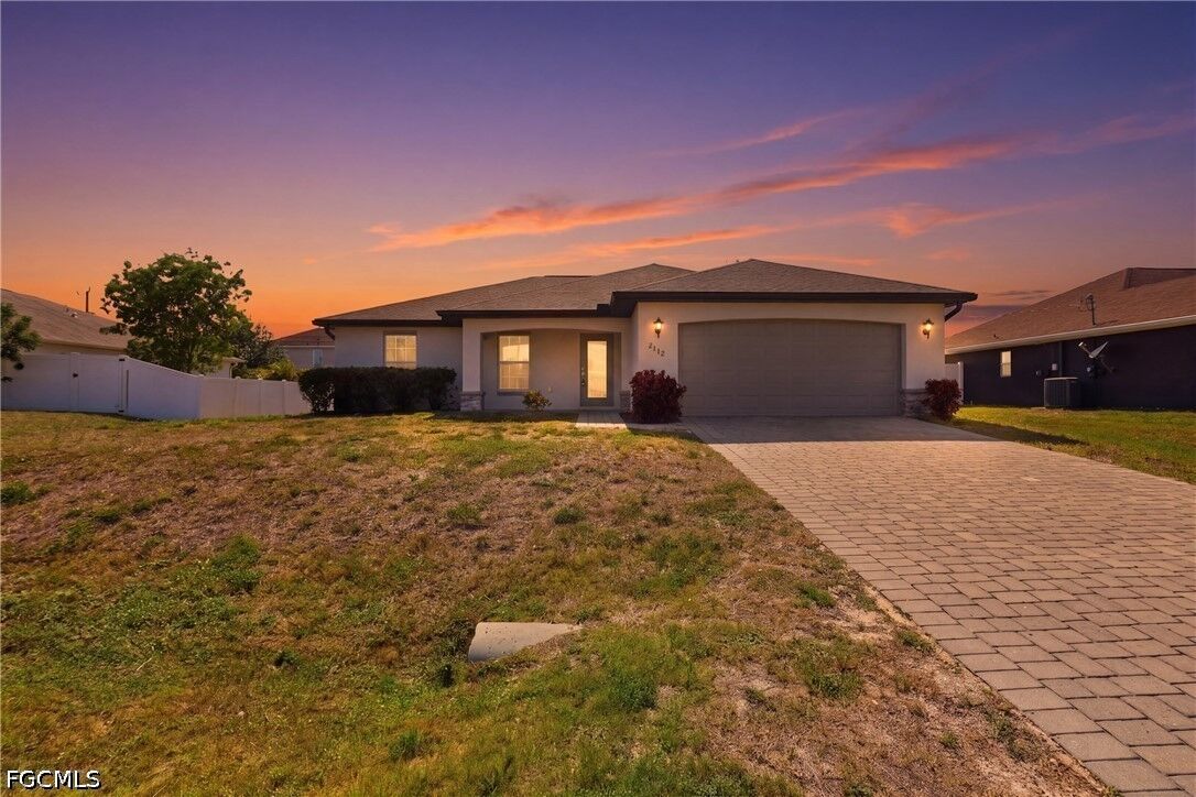 Property Photo:  2812 NE 2nd Place  FL 33909 