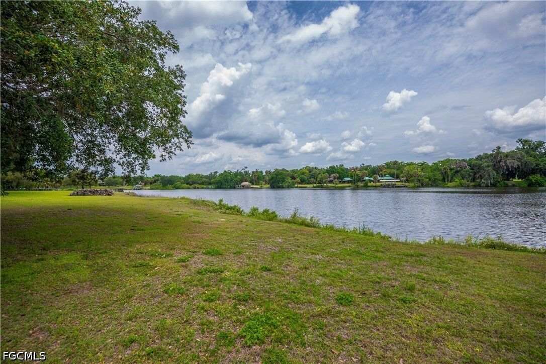 Property Photo:  75 Ft Denaud Bridge Way  FL 33935 