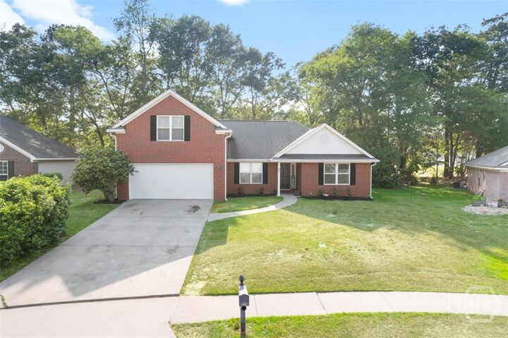 Property Photo: 406 Roberts Way GA 31326