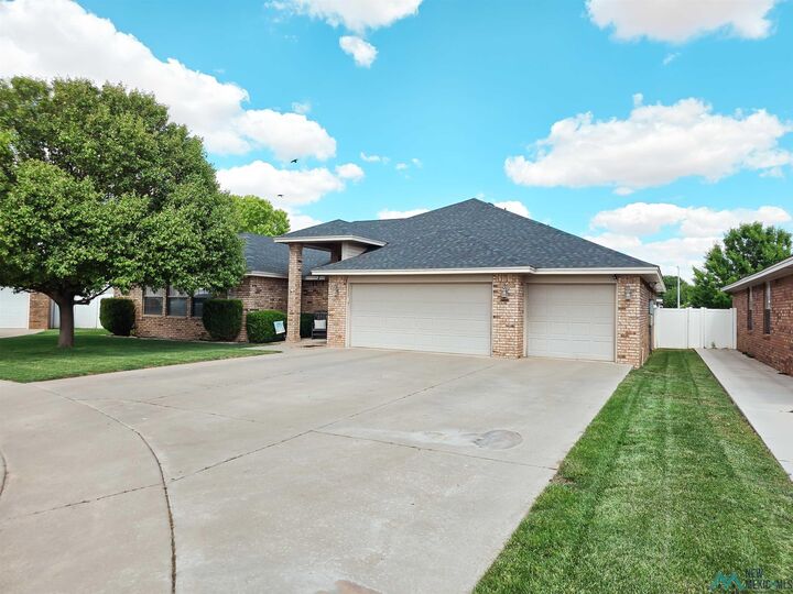 Property Photo:  1013 Armstrong Circle  NM 88101 