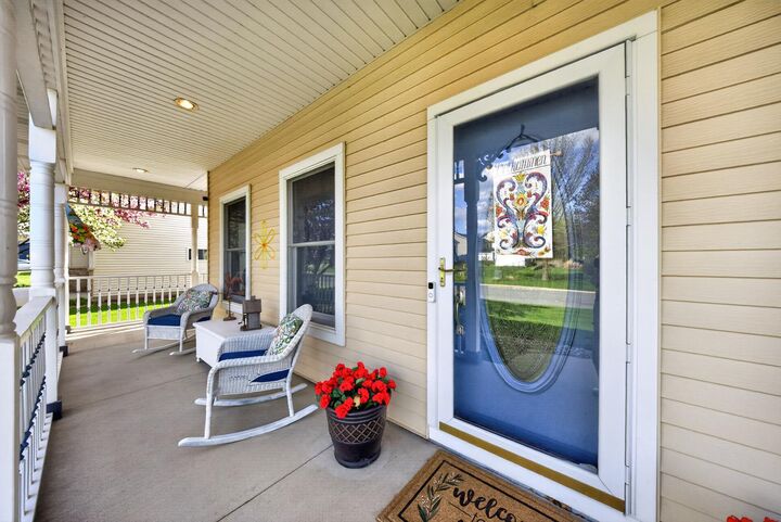 Property Photo:  1009 5th Avenue NW  MN 55920 