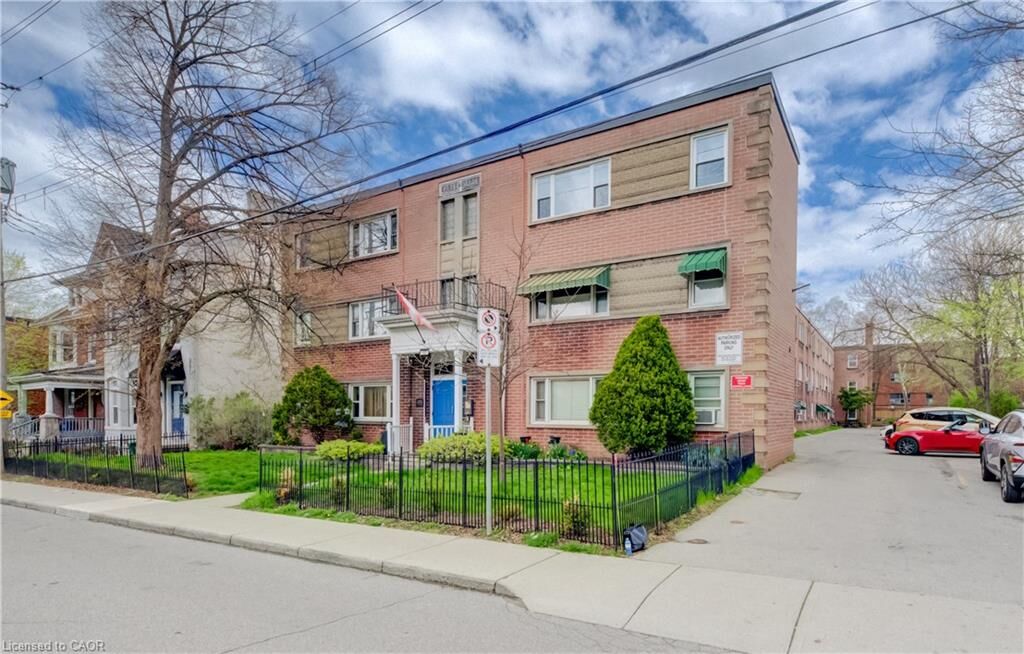 Property Photo:  137 Emerald Street S 25  ON L8N 2V4 